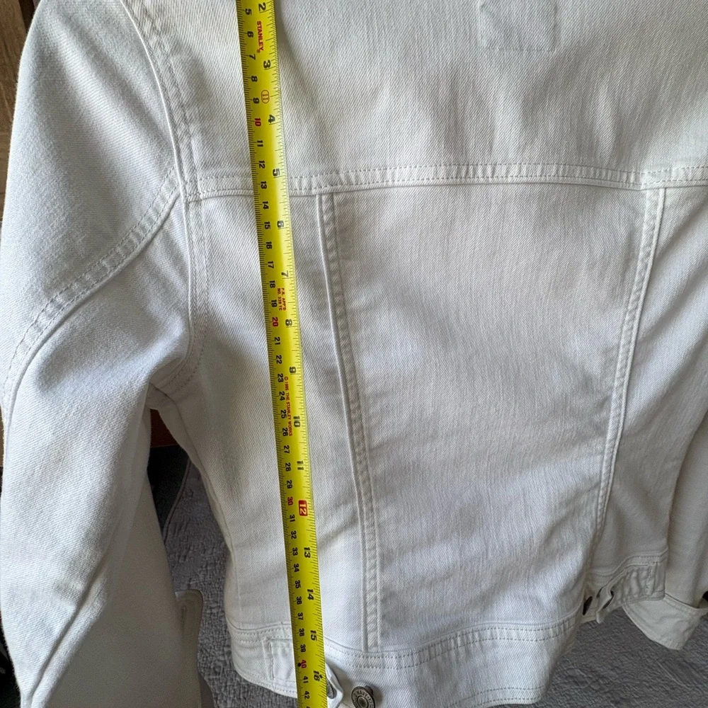 Old Navy White Denim Jacket with Button-Front - Picture 3 of 4